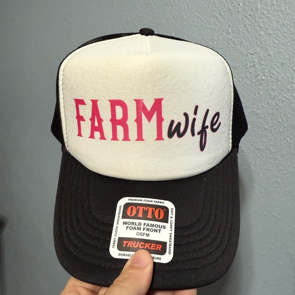 OTTO Black and White Trucker Hat with Stylish Embroidery